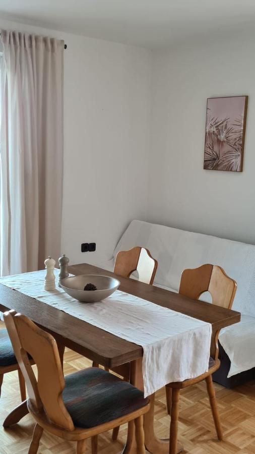 Apartmani Jelena Petrcane Eksteriør bilde