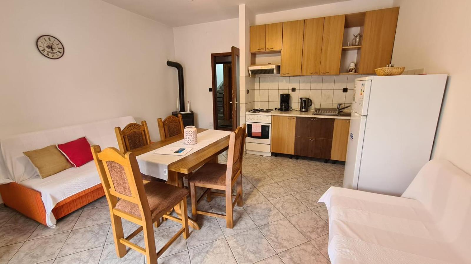 Apartmani Jelena Petrcane Rom bilde